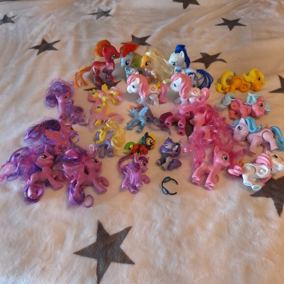 My Little Pony Lot of 20 Assorted Sizes & Years MLP The Loyal Subjects - Picture 1 of 7